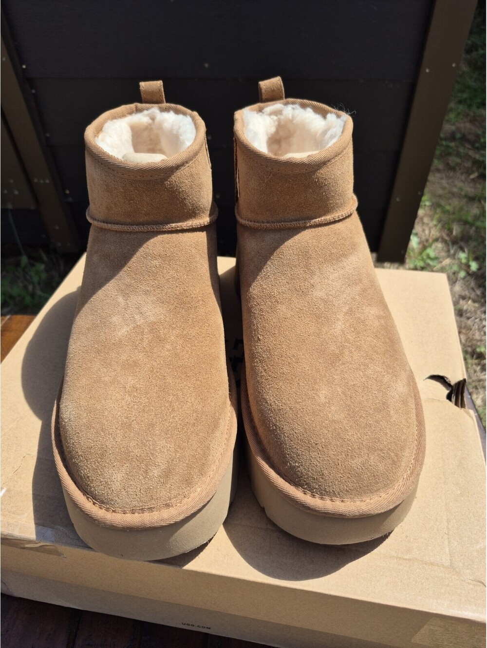 UGG Classic Ultra Mini Sand Boot Bootie Womens US Size 12 Suede $160  Platform - Picture 6 of 10